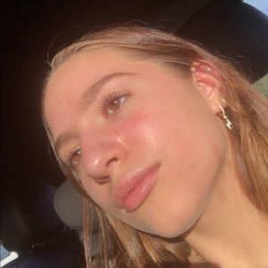 Meet your Posher, Hailey